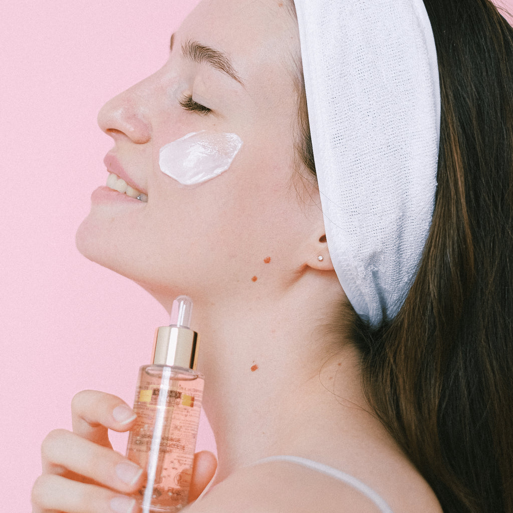 De ce folosim uleiul pe post de demachiant? - WowSkin Romania