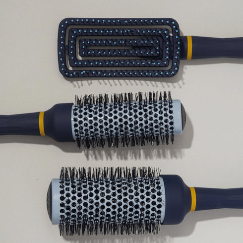 Perie BRITISH M Hot Curling Ceramic Brush – distribuţie uniformă a căldurii, maner ergonomic