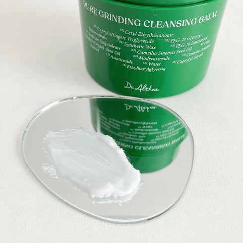 Cu uleiuri vegetale calmante și extracte antioxidante, Dr. Althea Cleansing Balm curăță și îngrijește pielea sensibilă, fără iritații. wowskin.ro