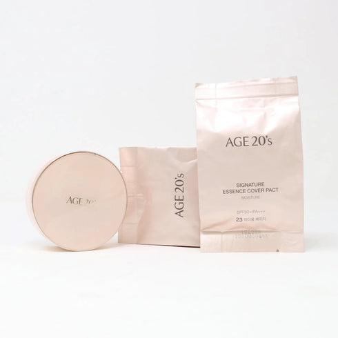 Machiaj coreean cu efect glowy și protecție SPF50+ PA+++
AGE 20’s Essence Cover Pact Moisture 23 oferă un look radiant și protejează pielea împotriva razelor UV, ideal pentru tenul mediu deschis. WowSkin Romania