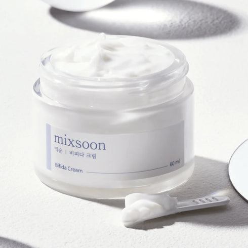 Mixsoon, Bifida cream, 60ml Răsfățați-vă cu îngrijirea îmbogățitoare a cremei Mixsoon Bifida Cream, elixirul dvs. de 60 ml pentru un ten rezistent și luminos. Creată pentru cei care prețuiesc puritatea în îngrijirea pielii, această cremă îmbină puterea lizatului de ferment Bifida cu o abordare minimalistă. Fiecare aplicare este un pas spre o piele fortificată care radiază de sănătate și vitalitate. Ideală pentru a hrăni apărarea naturală a pielii, oferind în același timp o hidratare profundă