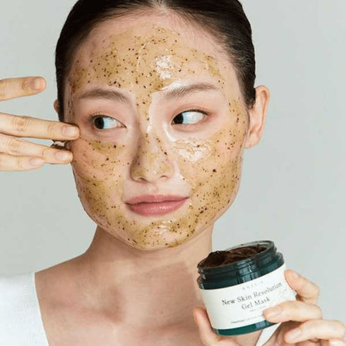 Cu AXIS-Y New Skin Mask, tenul devine mai neted, uniform și revitalizat. Perfectă pentru piele reactivă sau deshidratată.