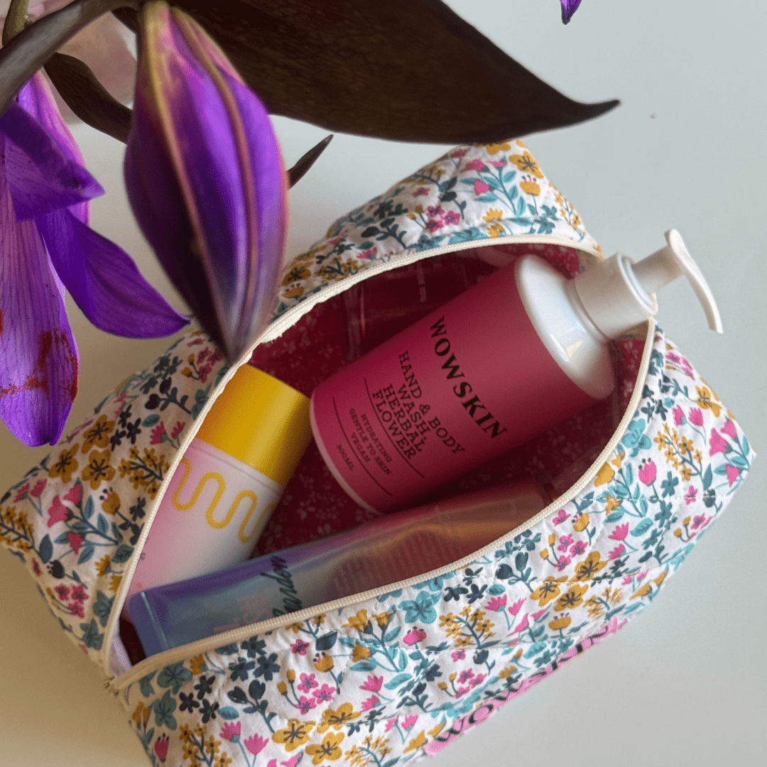 Makeup bag FLOWER POWER - WowSkin Romania