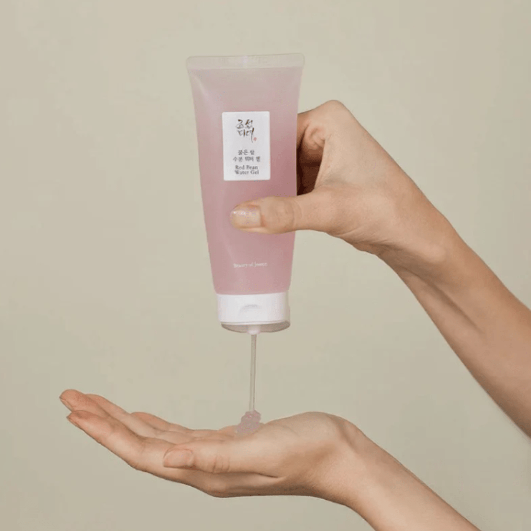 Gel hidratant lejer pentru vară, ideal pentru ten mixt sau acneic. Beauty of Joseon Red Bean Water Gel calmează iritațiile și minimizează porii. wowskin.ro