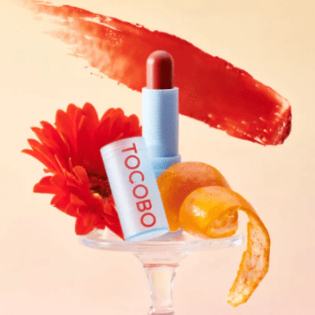 Skin Balsamul de buze Tocobo Glass Tinted Lip Balm în nuanța Tangerine Red, ideal pentru a-ți hidrata și colora buzele într-un mod natural și strălucitor. Acest ruj oferă o hidratare intensă, lăsând buzele catifelate și moi. Formula sa unică asigură o aplicare uniformă și o culoare de durată, fiind ideal pentru buze sănătoase și hidratate. Tocobo Glass Tinted Lip Balm este alegerea perfectă pentru un ruj care combină hidratarea și frumusețea. Adaugă acest ruj în rutina ta zilnică pentru buze mereu hidratate