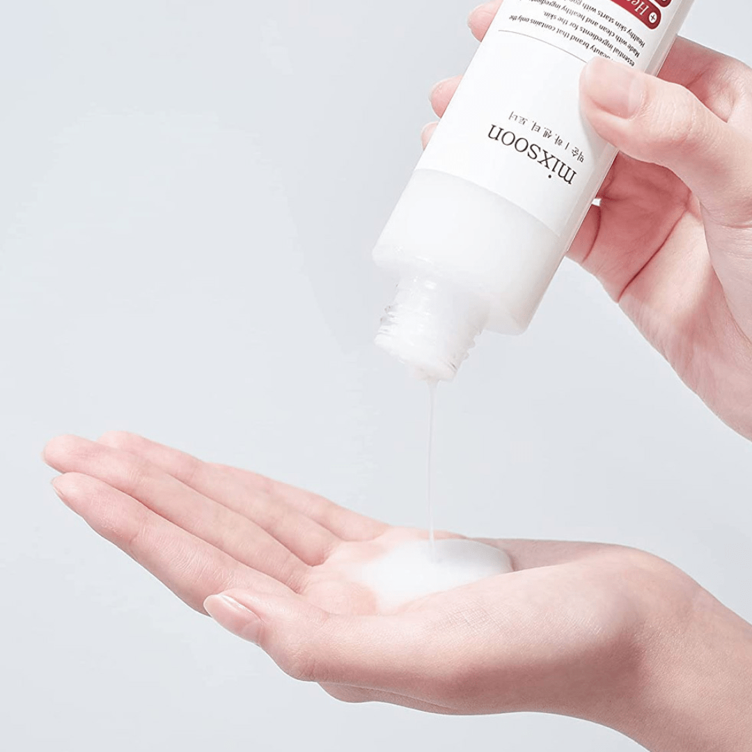 H.C.T. Essence -Îmbrățișează HCT Essence de la Mixsoon, un element de bază minimalist de frumusețe pentru rutina ta de îngrijire a pielii. Valorificând puterea frunzei de inimă, a centellei și a arborelui de ceai, această esență este un must-have pentru cei care caută un ten clar și sănătos. Perfectă pentru calmarea și revitalizarea pielii, este un amestec care oferă o îngrijire delicată adaptată fiecărui tip de piele.